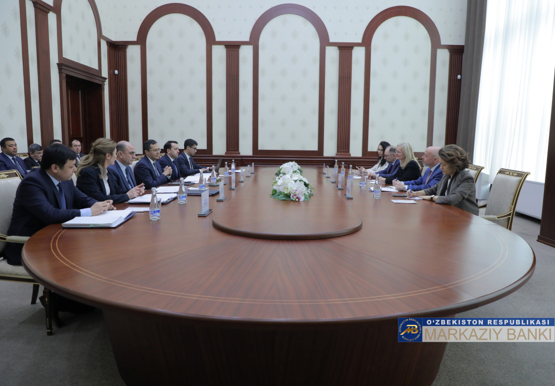 Международный банк в узбекистане. Light industrial sector of uzbekistan. Файзулла ходжаев. Всемирный банк узбекистан. Всемирный банк флаг.